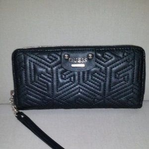 Guess black wallet/wristlet NWOT